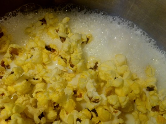 Cooking popcorn in milk