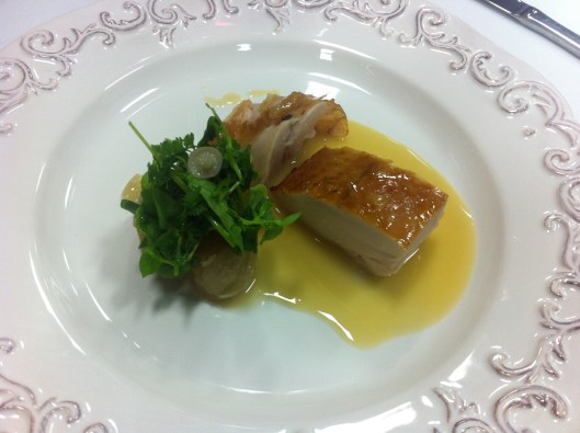 Poulet Rôti, Ail Confit, Jus Gras au Vin Jaune