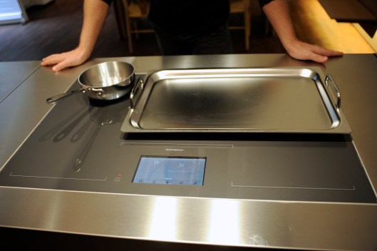 Free positioning of cookware on a CX 480 Free positioning of cookware on a CX 480