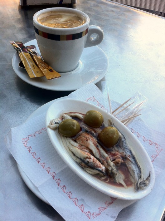 Cafe con leche y anchoas